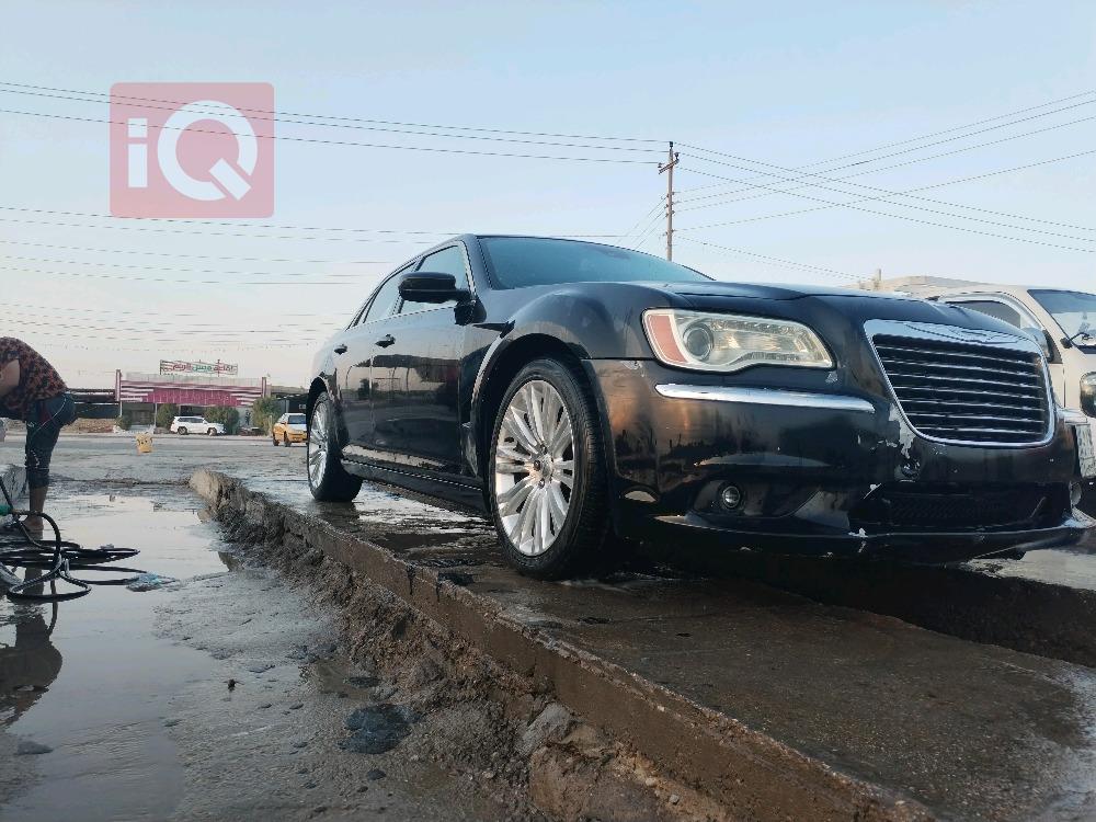 كرايسلر 300